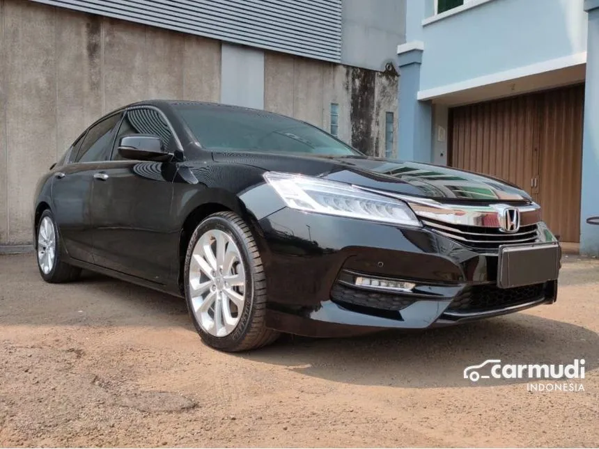 Jual Mobil Honda Accord 2017 VTi