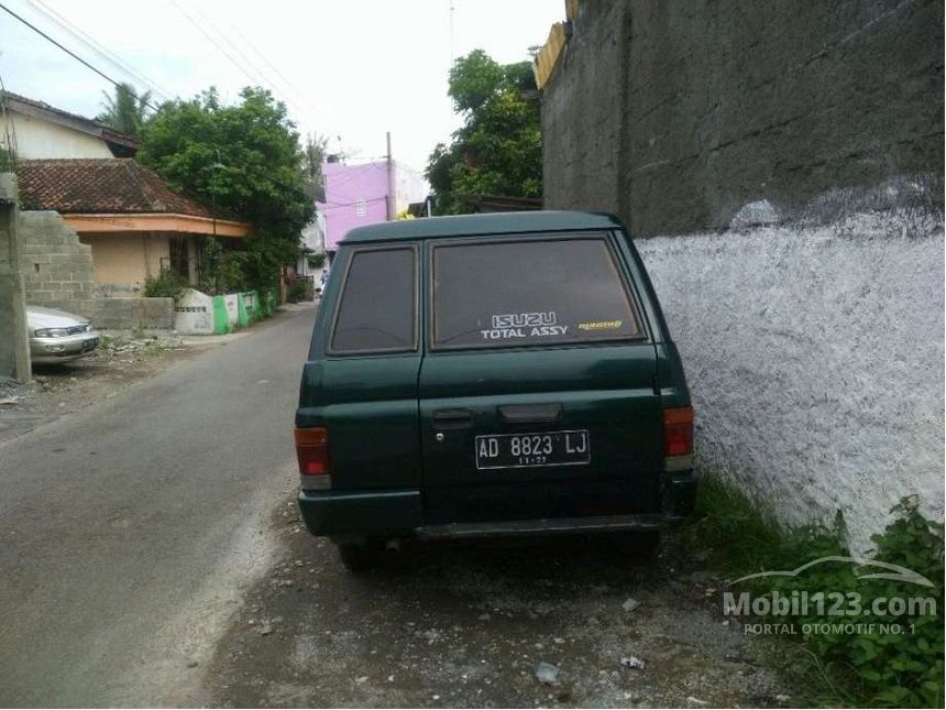 Jual Mobil  Isuzu  Panther  1993 2 3 Manual 2 3 di Yogyakarta 