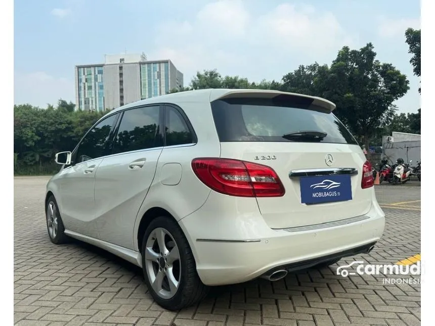 2014 Mercedes-Benz B200 Sport Hatchback