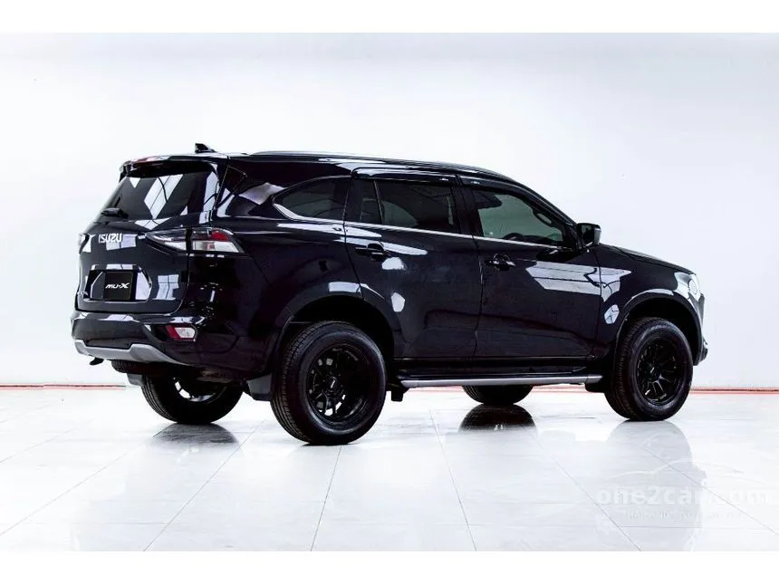 2022 Isuzu MU-X Ultimate SUV