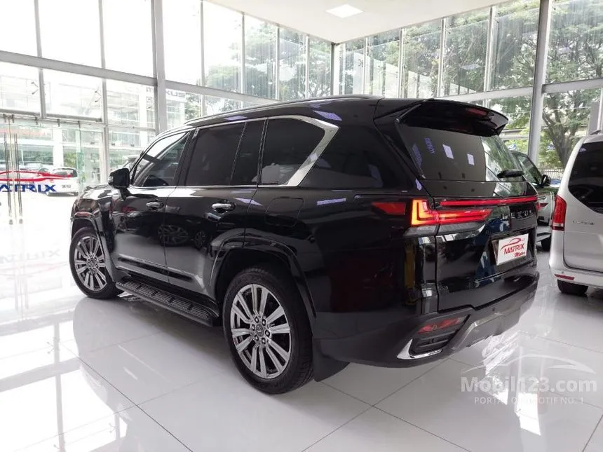 2023 Lexus LM 350 4 Seater MPV