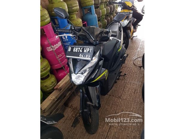  Honda  Beat  Motor  bekas  dijual di Tangerang  Banten 