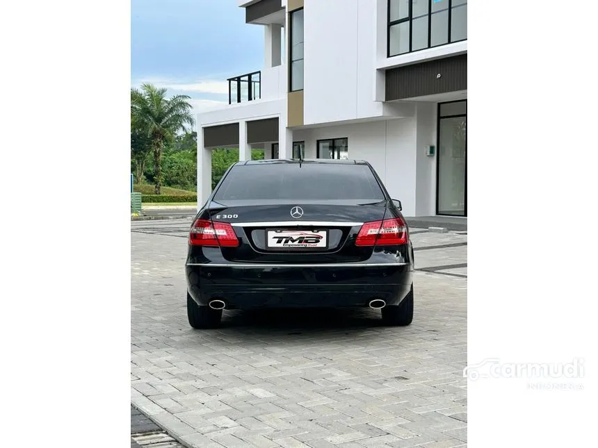 2010 Mercedes-Benz E300 Elegance Sedan