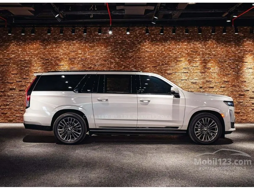 2024 Cadillac Escalade ESV Sport Platinum 4WD SUV