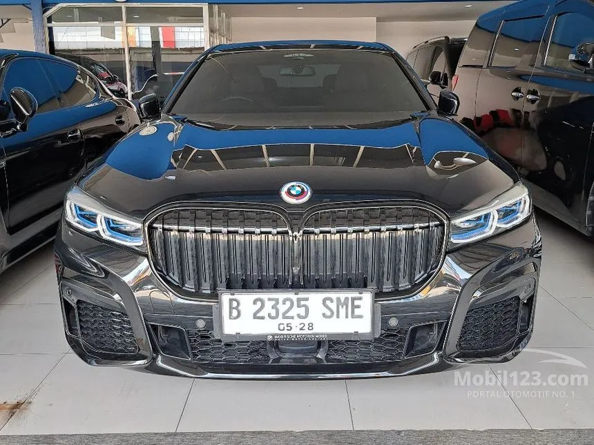 2022 BMW 730Li M Sport Sedan