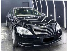 2010 Mercedes-Benz S350 L 3.5 Sedan Versi CBU Full Option 3 TV RSE Panoramic Sunroof Facelift Rawatan Bengkel Resmi Dari Baru Mulai Dipakai Juli 2011