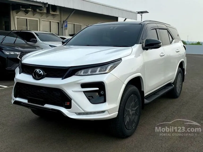 Jual Mobil Toyota Fortuner 2024 GR Sport TSS 2.8 di Banten Automatic SUV Putih Rp 649.000.000