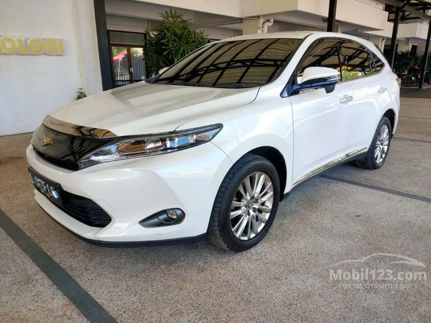 Jual Mobil Toyota Harrier 2015 2.0 di Jawa Timur Automatic SUV Putih Rp 355.000.000