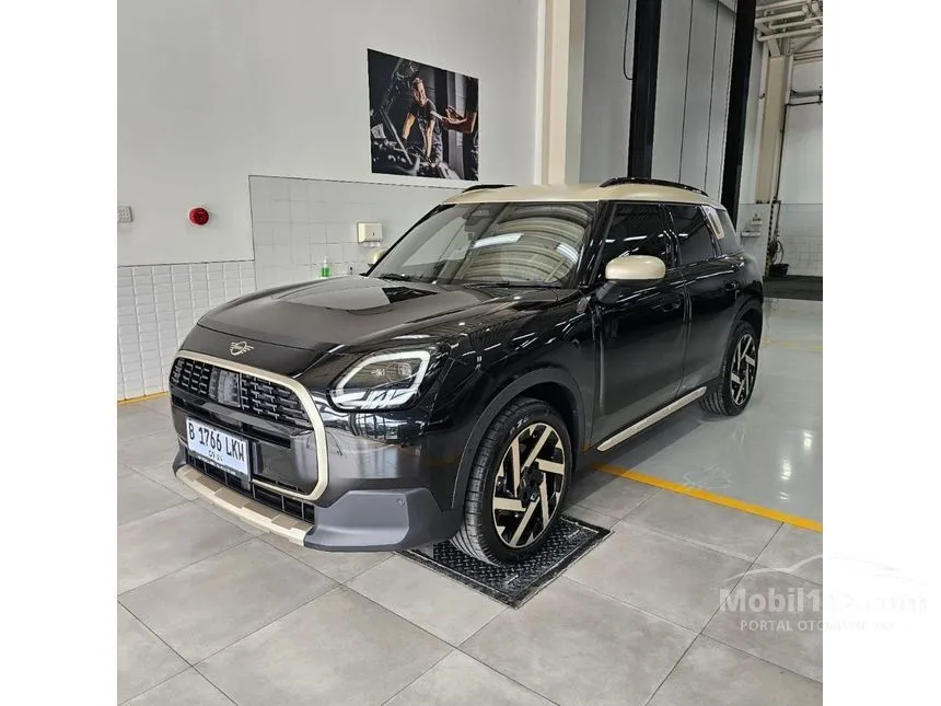 Jual Mobil MINI Countryman 2024 Favoured Trim C 1.5 di DKI Jakarta Automatic SUV Hitam Rp 1.214.000.000