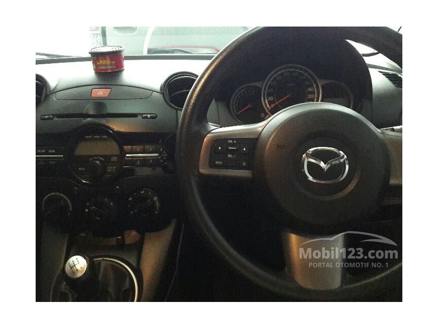 2013 Mazda 2 V Hatchback