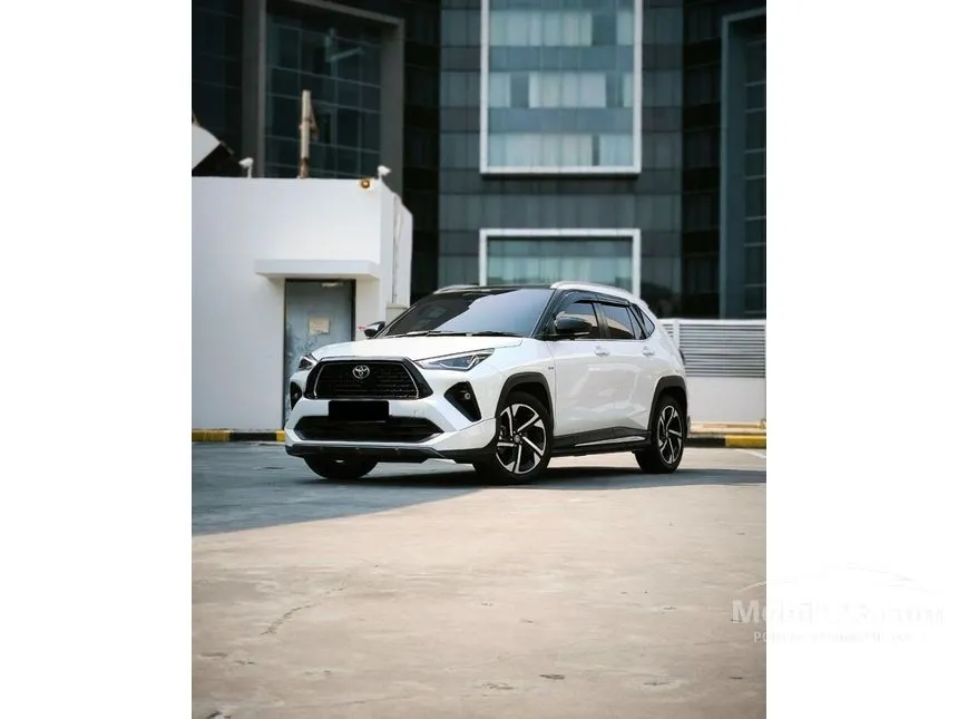 2024 Toyota Yaris Cross S HV (2 Tone) with GR Parts Aero Pkg (Prem clr) SUV