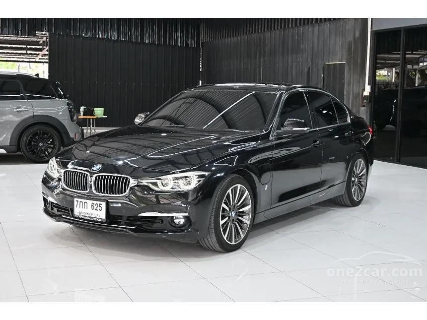 2018 BMW 330e Luxury Sedan
