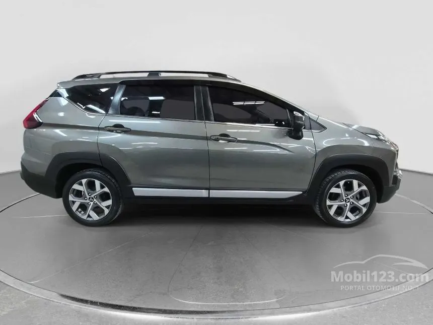 2023 Mitsubishi Xpander Cross Premium MPV