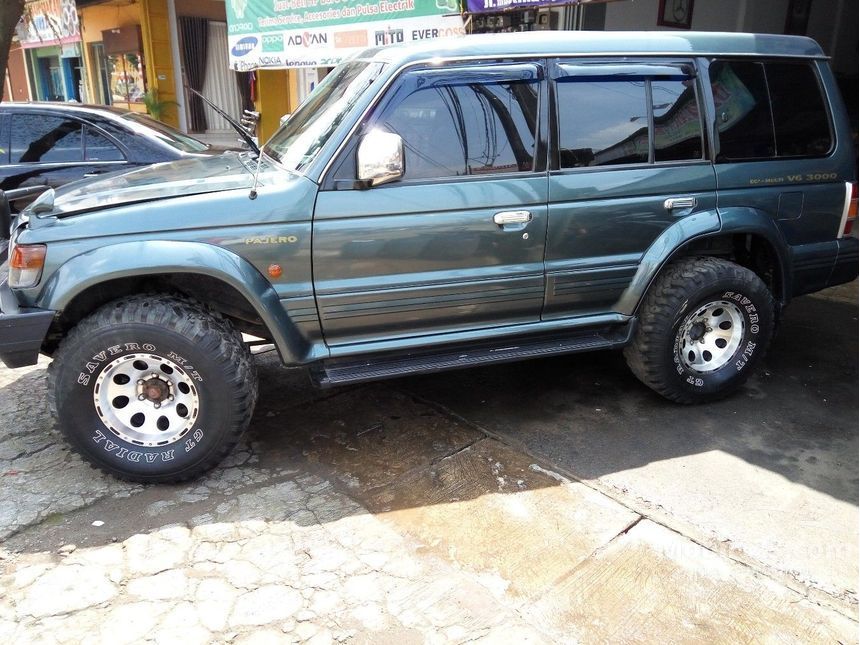 Jual Mobil  Mitsubishi Pajero  1996 3 0 di Jawa Barat Manual 