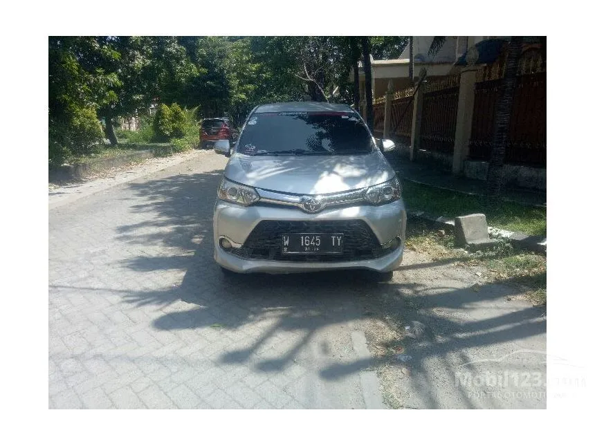 Jual Mobil Toyota Avanza 2015 Veloz 1.5 di Jawa Timur Automatic MPV Silver Rp 135.000.000