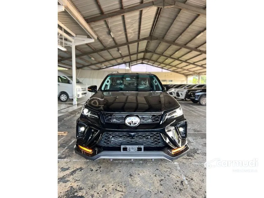 Jual Mobil Toyota Fortuner 2024 VRZ TSS GR Parts Aero Package 2.8 di Jawa Barat Automatic SUV Hitam Rp 633.200.000