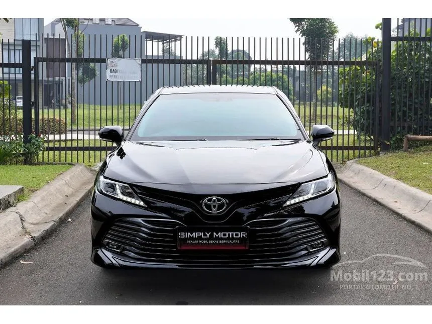 2019 Toyota Camry V Sedan