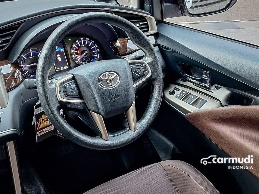 2022 Toyota Kijang Innova V MPV