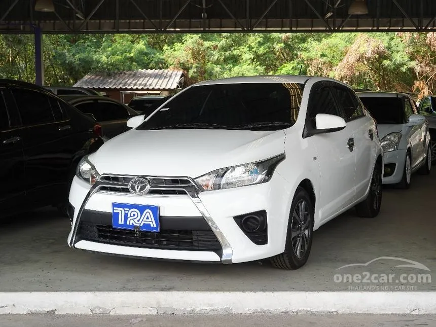 2013 Toyota YARIS E Hatchback
