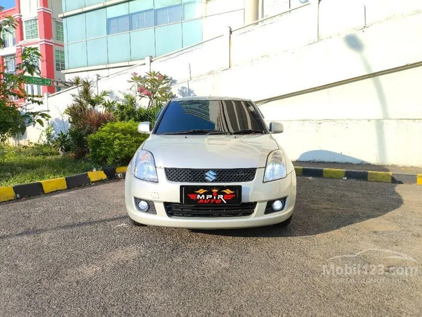 Jual Mobil Suzuki Swift 2010 ST 1.5 di DKI Jakarta Automatic Hatchback Silver Rp 97.000.000