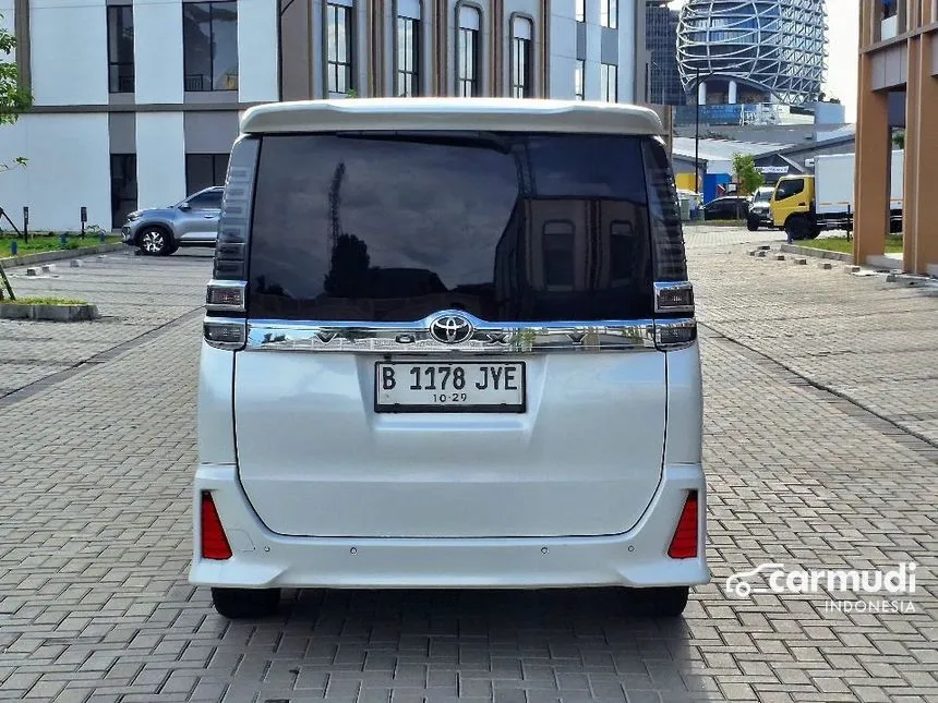 2018 Toyota Voxy MPV
