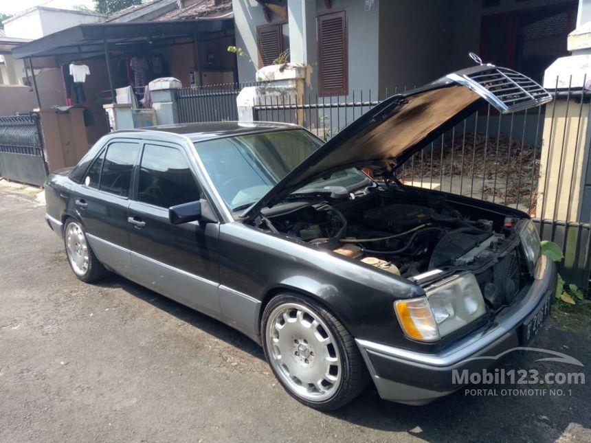 Jual Mobil Mercedes-Benz 230E 1992 W124 2.3 di Banten 