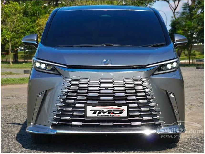 2024 Lexus LM 350h 4 Seater MPV