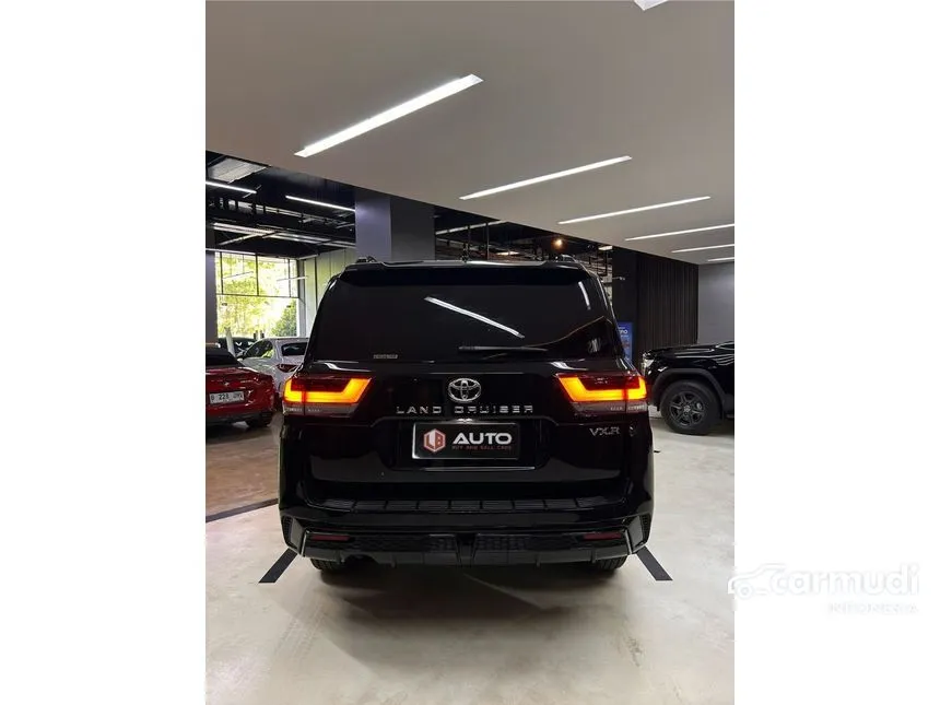 2025 Toyota Land Cruiser 300 VX-R (Premium Colour) SUV