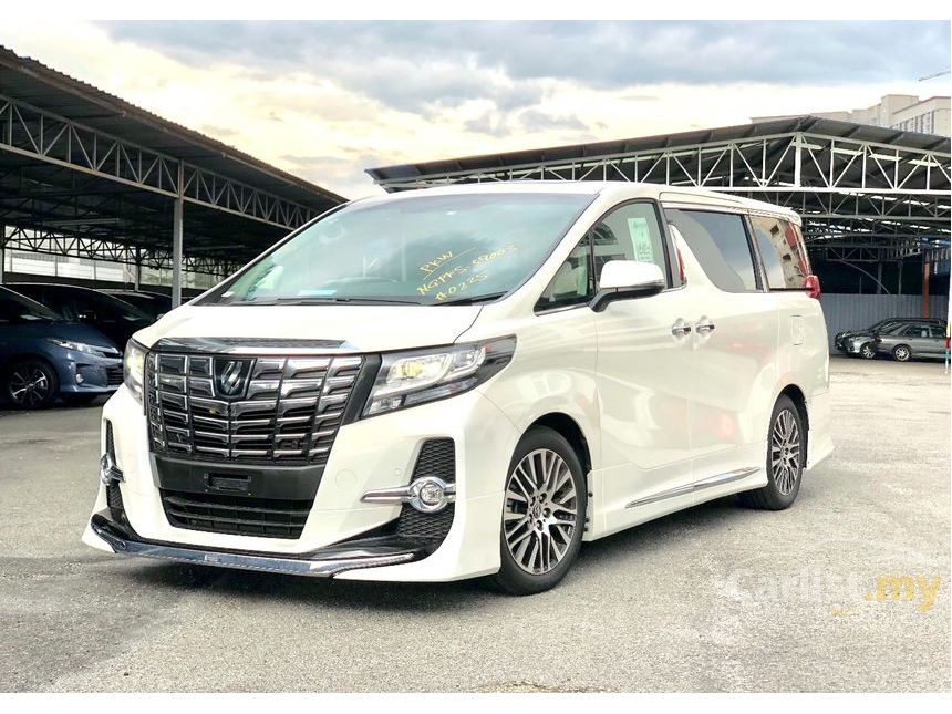 Toyota alphard 2017 года