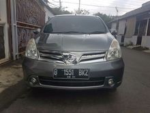 Grand Livina XV 1.5 AT Ultimate 2011 Abu-Abu Dp 4,4 Jt