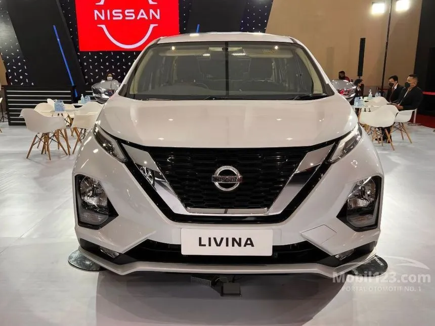 Jual Mobil Nissan Livina 2023 VL 1.5 di Jawa Timur Automatic Wagon Putih Rp 335.000.000