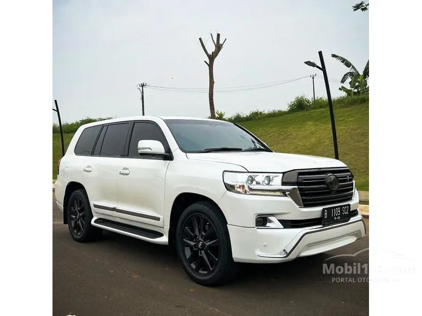 Jual Mobil Toyota Land Cruiser 2014 200 Full spec 4.5 di Banten Automatic SUV Putih Rp 1.350.000.000