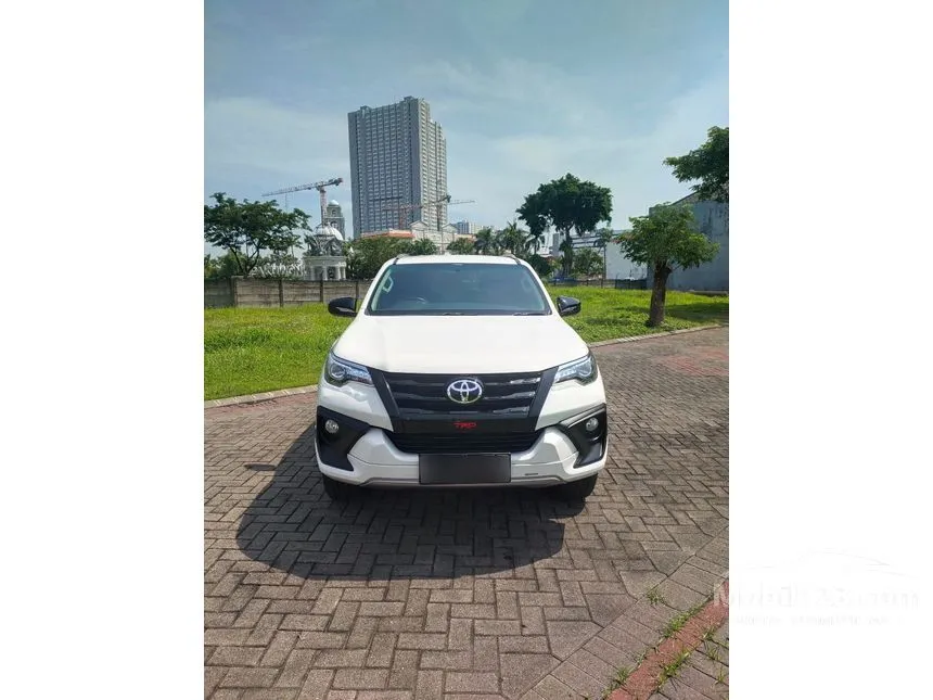 Jual Mobil Toyota Fortuner 2019 VRZ 2.4 di Jawa Timur Automatic SUV Putih Rp 470.000.000