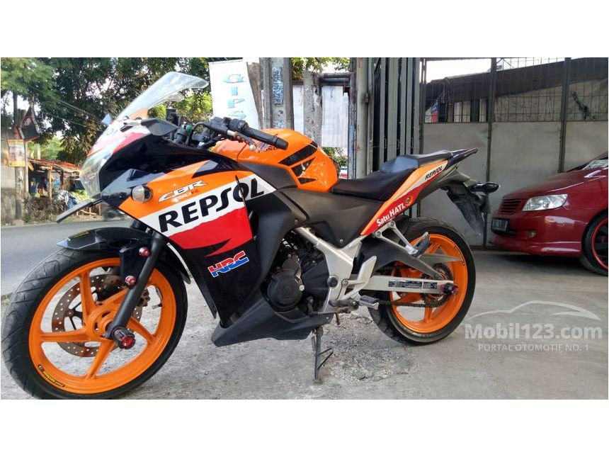 Honda cbr 200