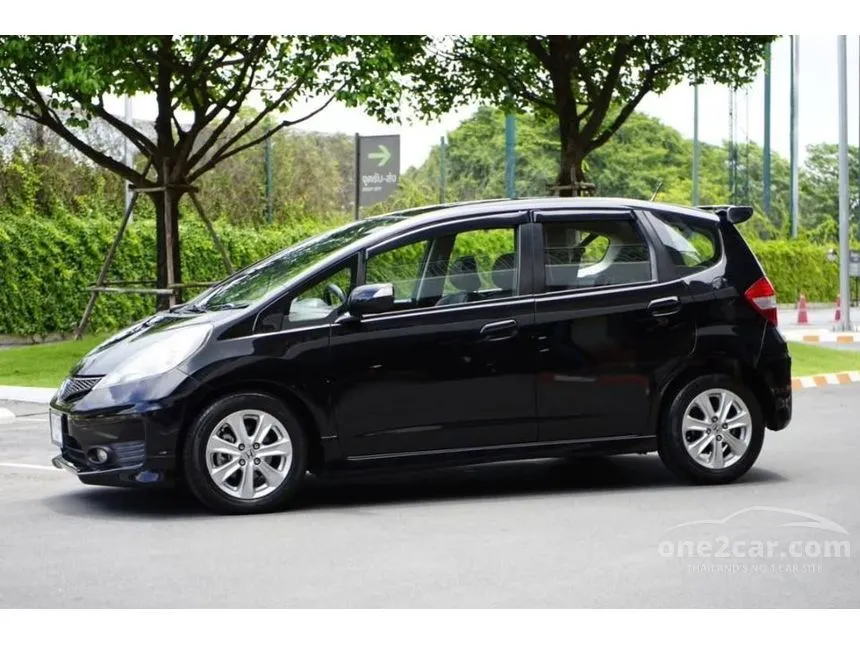 2011 Honda JAZZ SV Hatchback