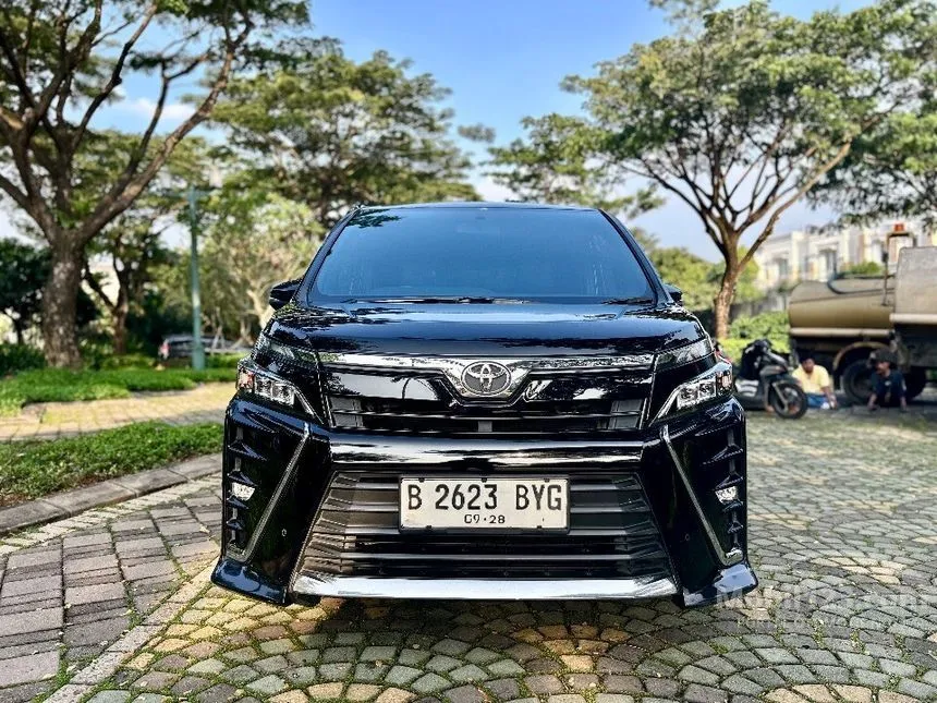 Jual Mobil Toyota Voxy 2018 2.0 di Banten Automatic Wagon Hitam Rp 311.000.000