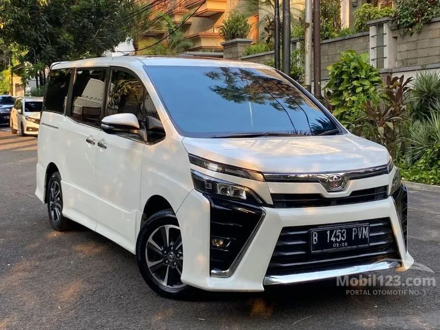 Jual Mobil Toyota Voxy 2019 2.0 di Banten Automatic MPV Putih Rp 315.000.000