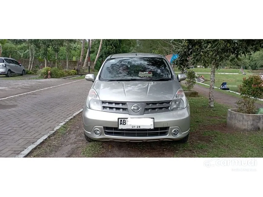 Jual Mobil Nissan Grand Livina 2009 XV 1.5 di Yogyakarta Automatic MPV Silver Rp 90.000.000