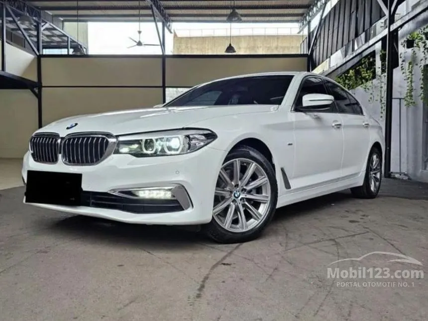 Jual Mobil BMW 520i 2018 Luxury 2.0 di DKI Jakarta Automatic Sedan Putih Rp 585.000.000