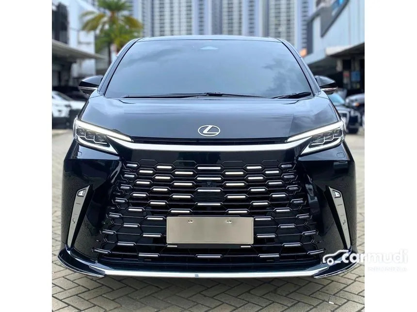 2024 Lexus LM350h Van Wagon