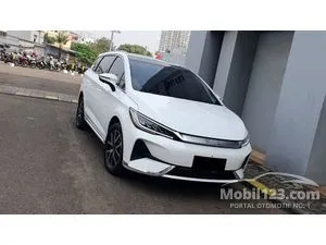 2025 BYD M6 Superior Captain 6 Seater MPV