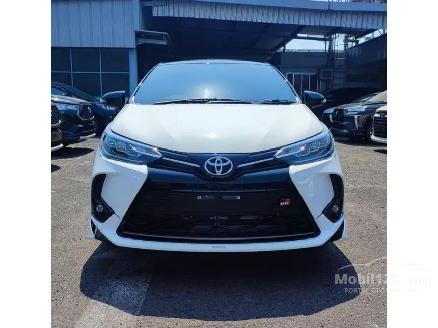 Jual Mobil Toyota Yaris 2024 GR Sport 3 AB (1 Tone) 1.5 di DKI Jakarta Automatic Hatchback Putih Rp 320.400.000