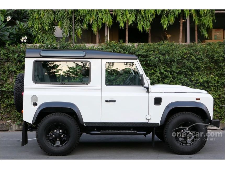 Defender Previous 2015 Rear View 2015 Land Rover Defender 2.2 (ปี 95-15) 90 SE SUV MT for sale on One2car