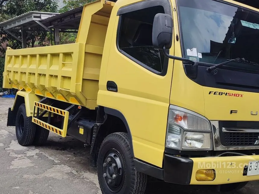 Jual Mobil Mitsubishi Canter 2022 FE 84 SHDX 3.9 di Jawa Timur Manual Trucks Kuning Rp 395.000.000