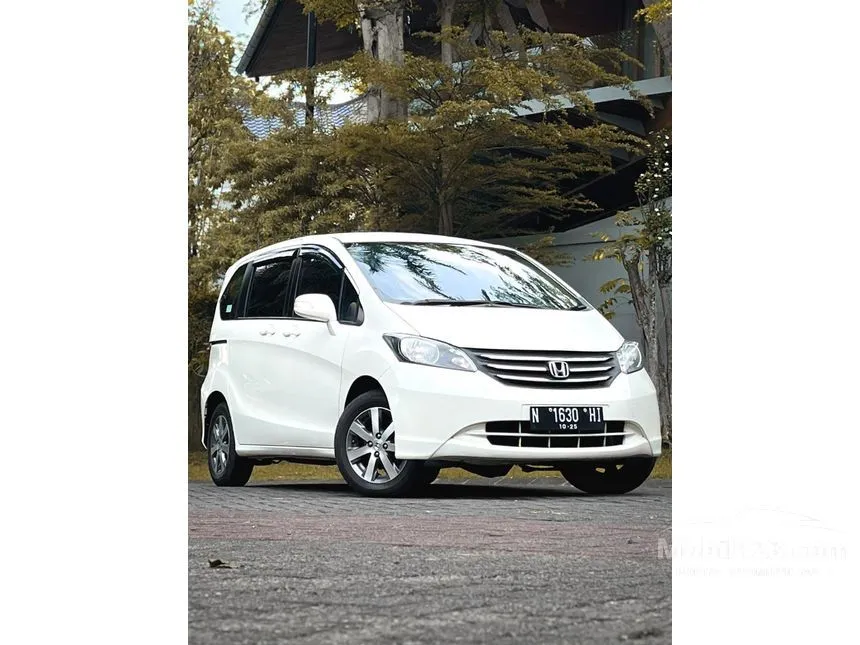 Jual Mobil Honda Freed 2010 1.5 1.5 di Jawa Timur Automatic MPV Putih Rp 130.000.000