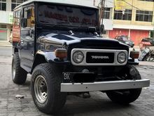 1983 Toyota LandCruiser Hardtop BJ40 Diesel Biru Putih Asli Mesin Diesel Bukan Rombakan !
