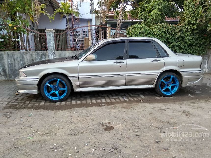 Jual Mobil  Mitsubishi  Eterna  1990 2 0 di Yogyakarta Manual 