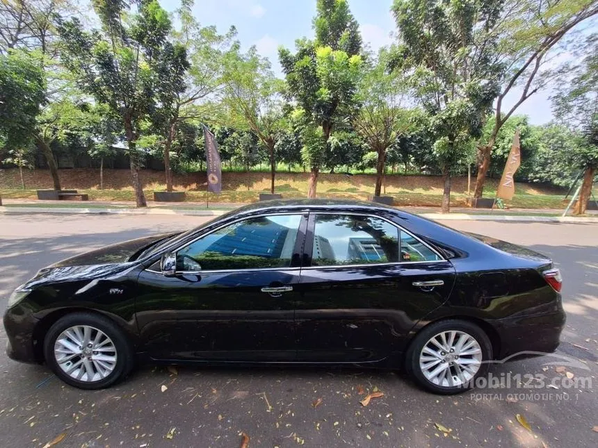 2015 Toyota Camry V Sedan