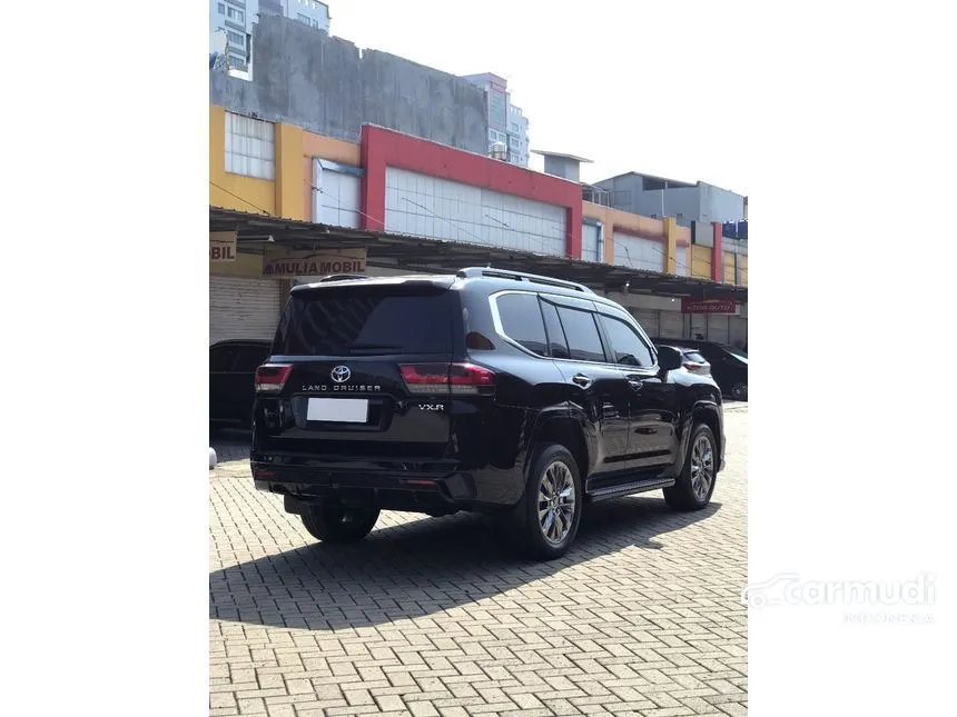 2024 Toyota Land Cruiser 300 VX-R SUV