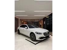 2022 Mercedes-Benz S450L 3.0 Luxury 4MATIC Sedan White on Brown Odo 5 Rb (TERMURAH)